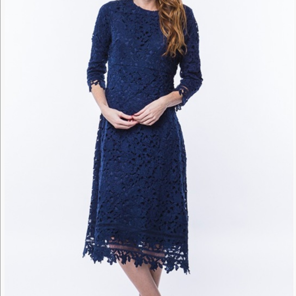 Floral Lace dress dark blue.